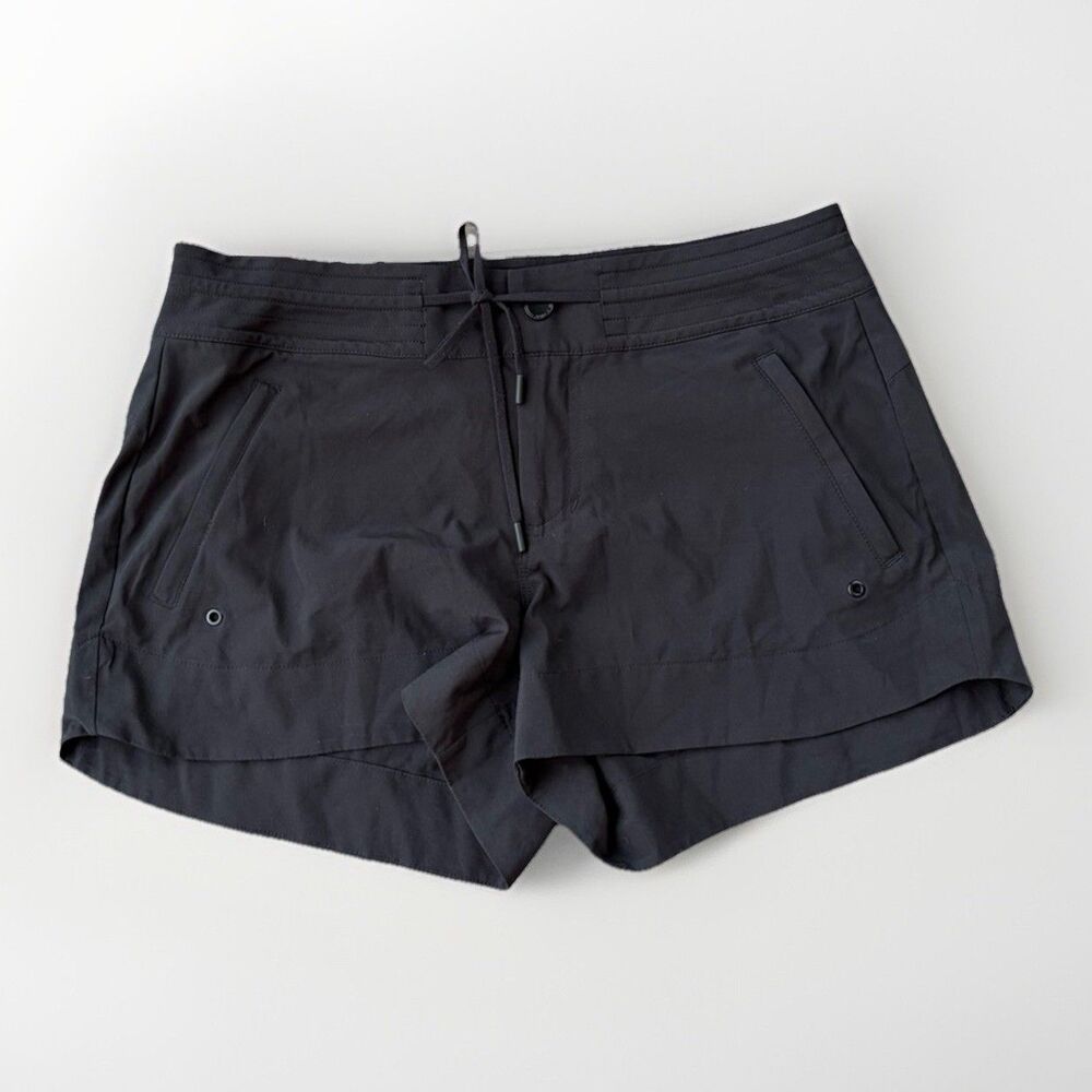 Athleta Womens Black Shorts Size 8 Pockets Zip Button Hiking